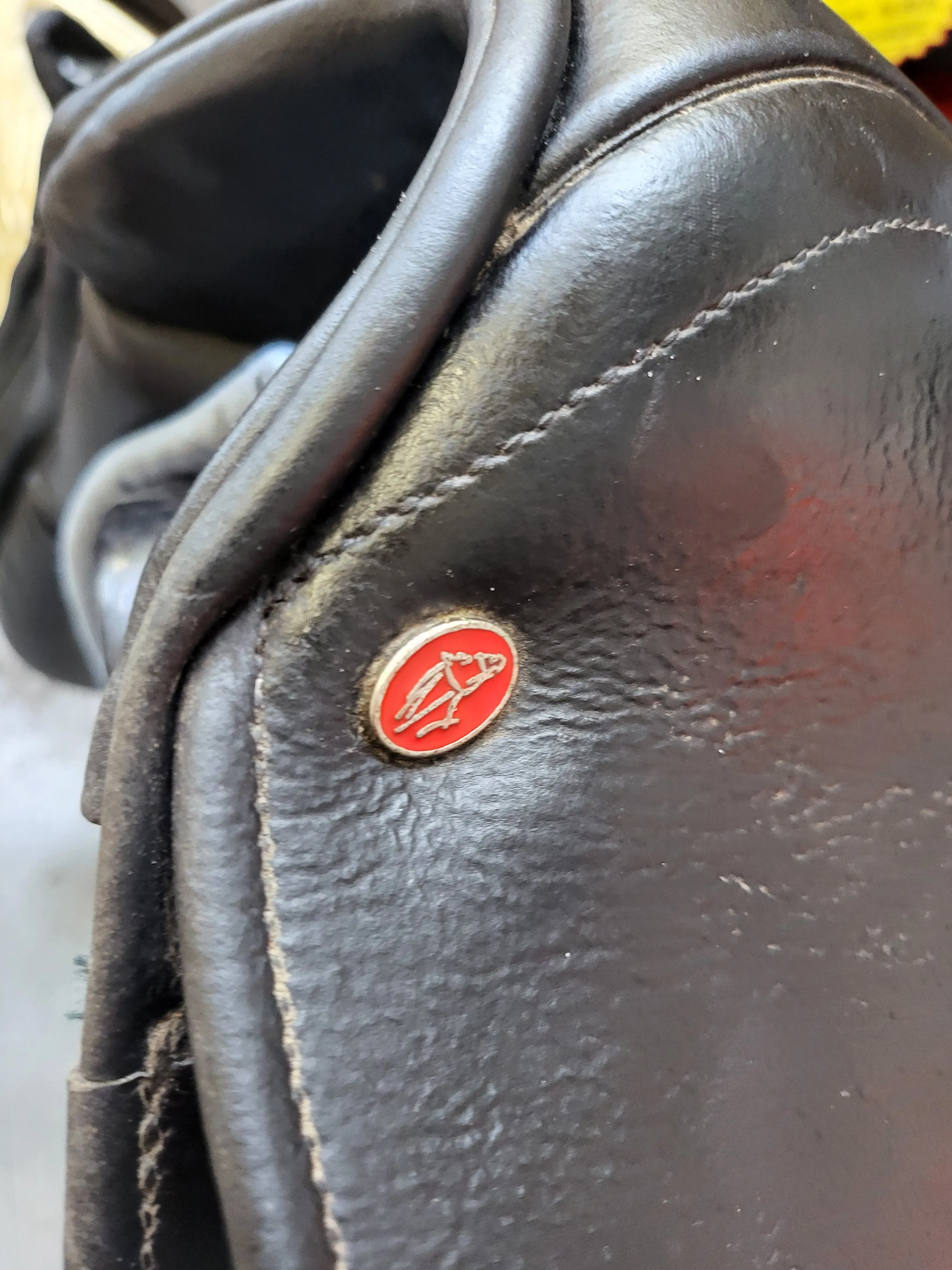 18" Lemetex Futura Gp saddle med gullet