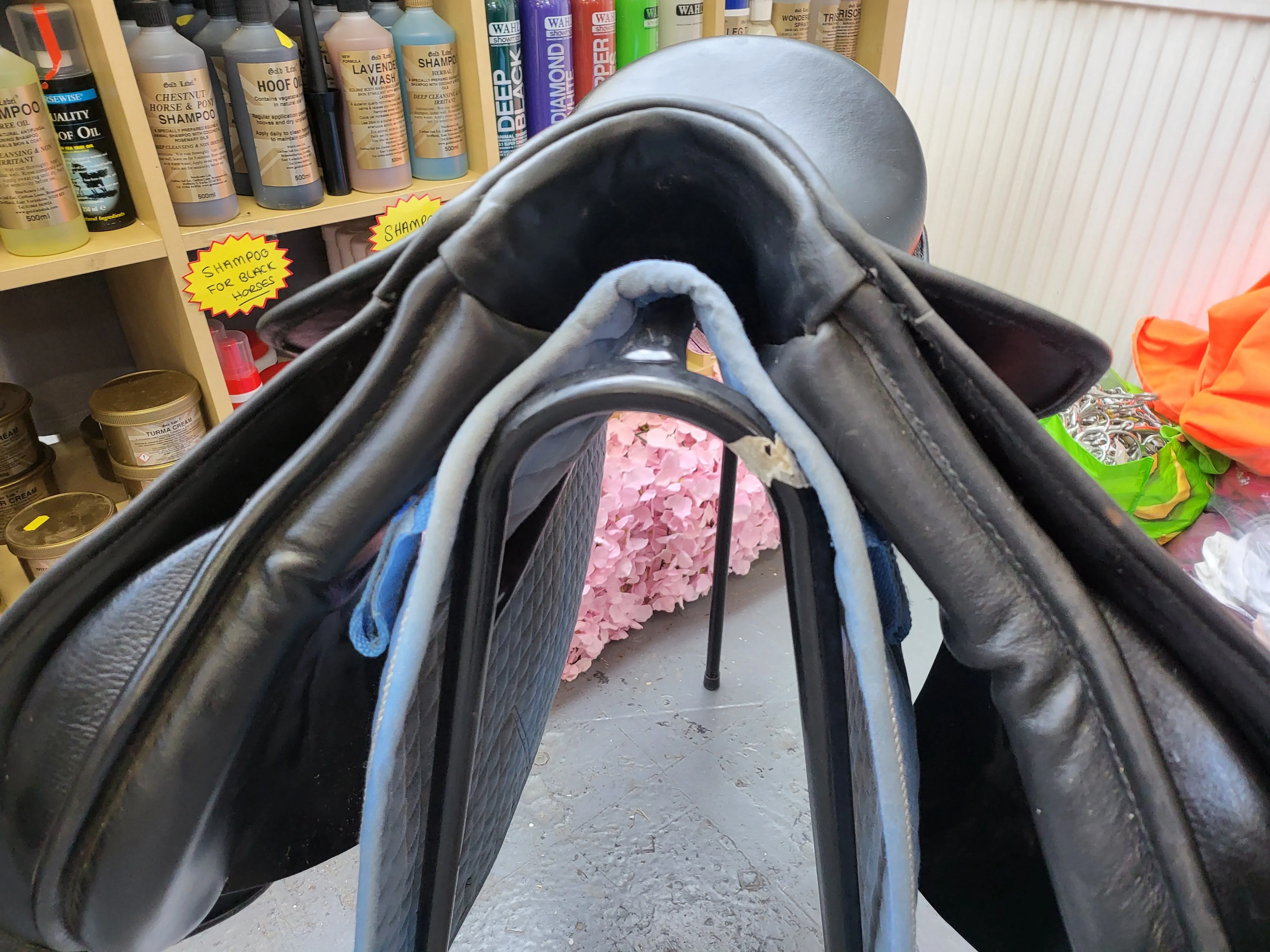 18" Lemetex Futura Gp saddle med gullet