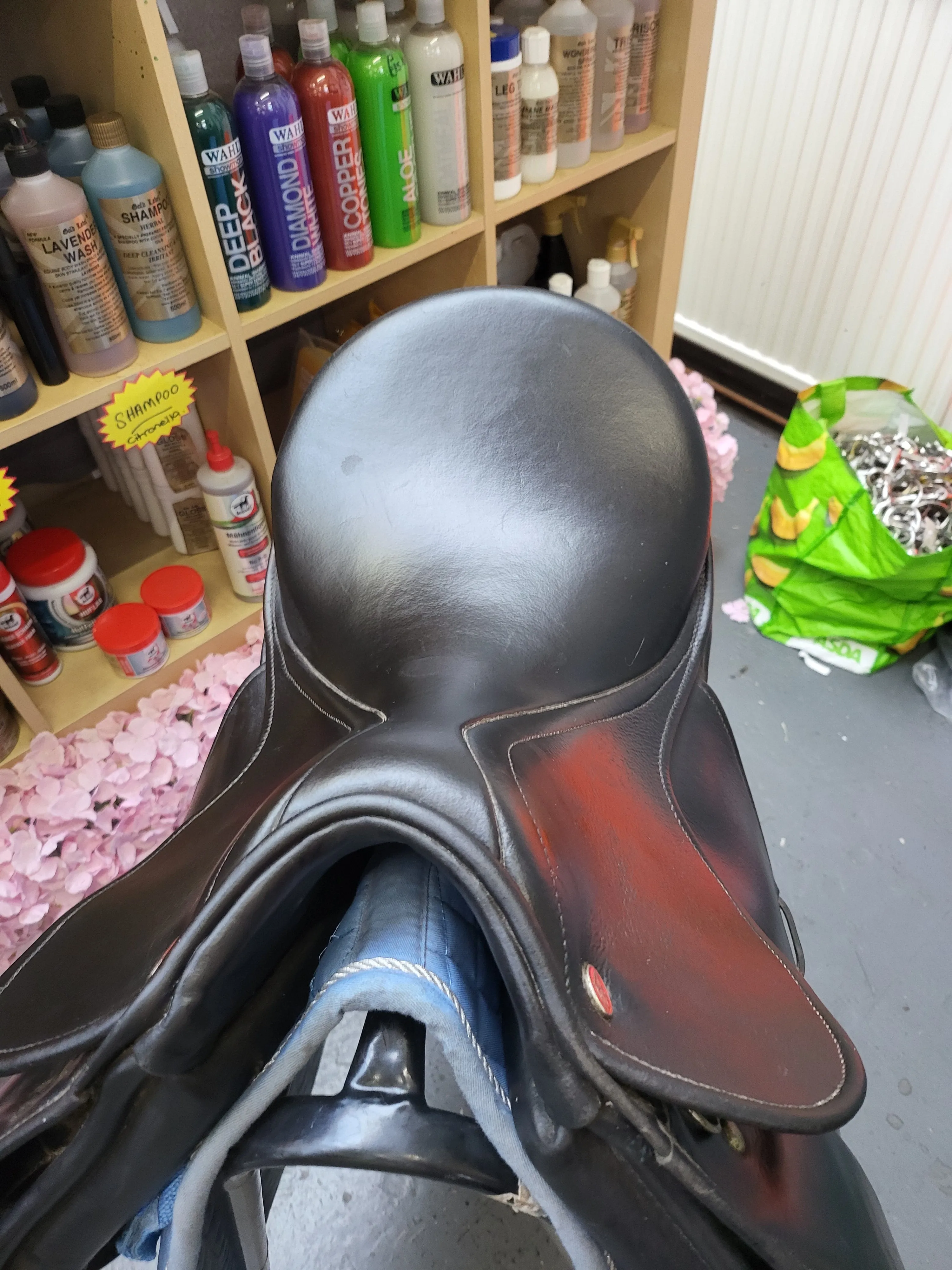 18" Lemetex Futura Gp saddle med gullet