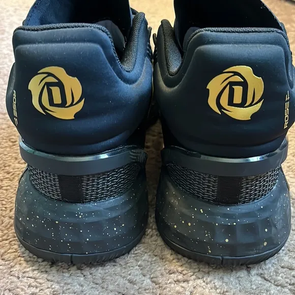 ADIDAS SNEAKERS, NEW  Men’s 9 1/2