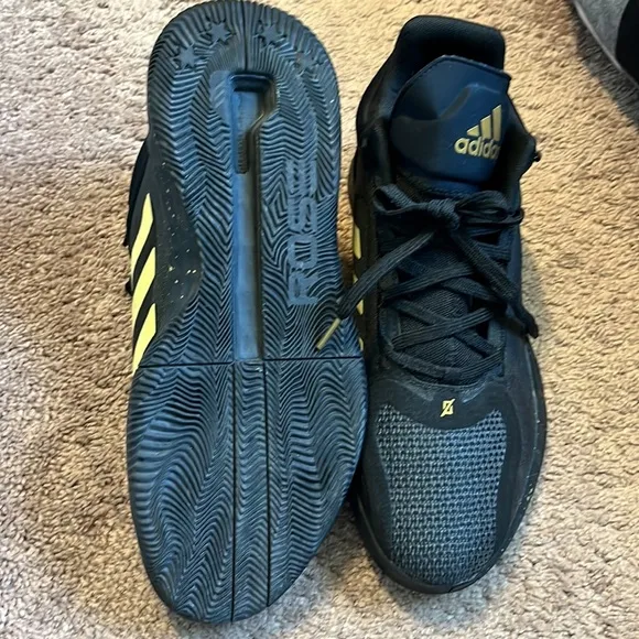 ADIDAS SNEAKERS, NEW  Men’s 9 1/2