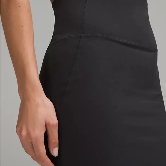 EUC Lululemon Nulu Slim Fit High Rise Skirt Black Size 2