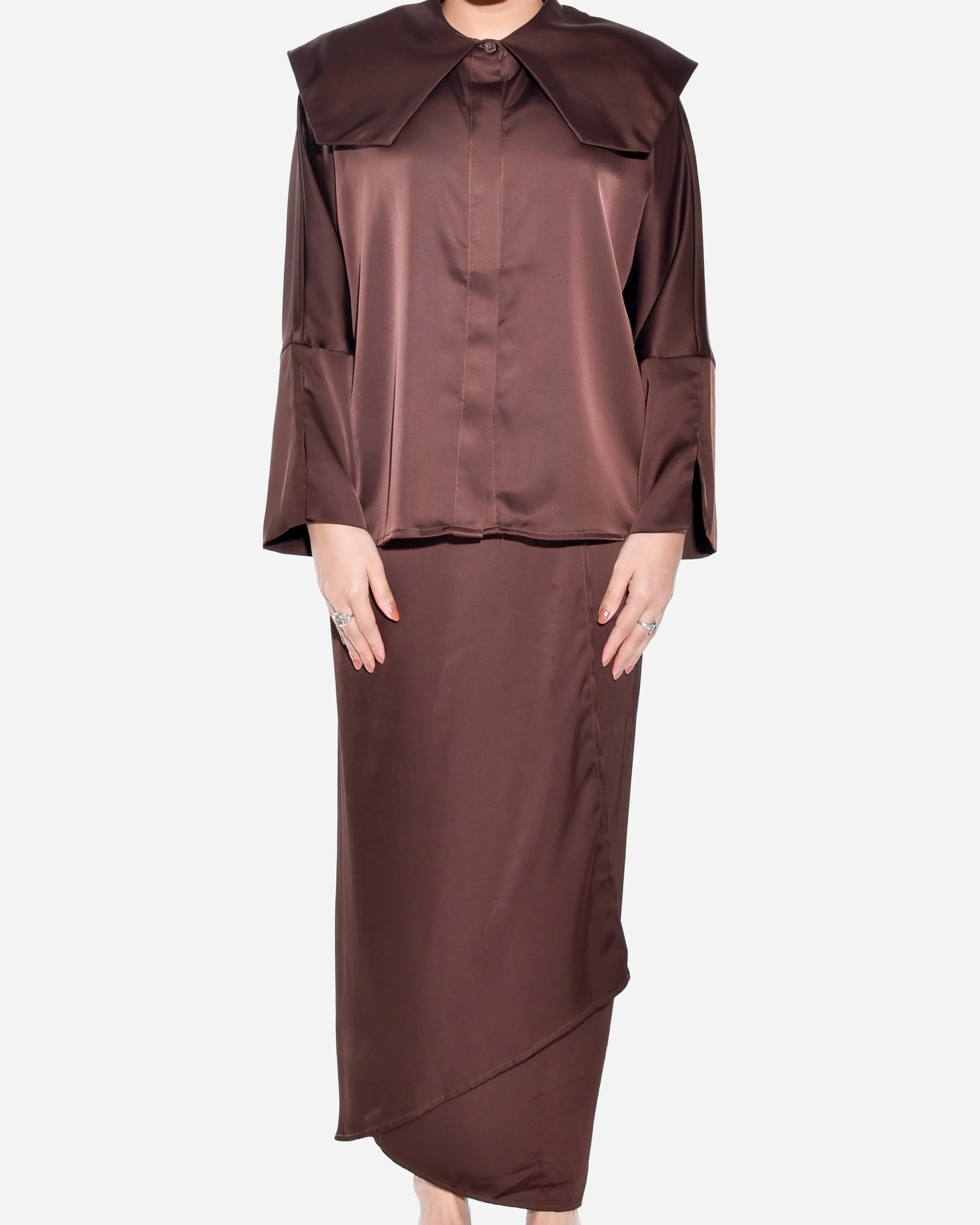 NAOMI SET IN BROWN