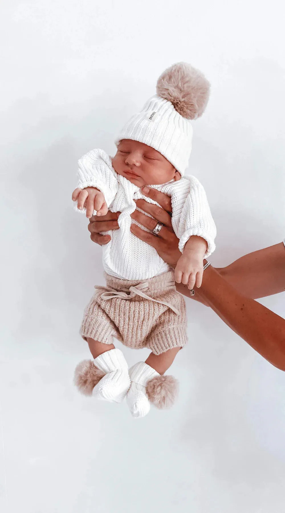 Oat Pom Booties