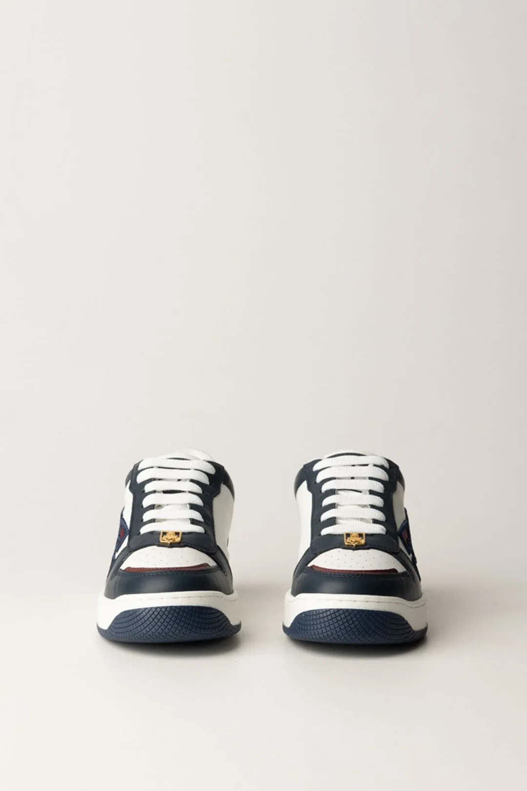 Sneakers In Pelle con Logo Doppia C